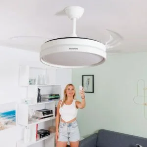 Stropni ventilator z LED lučjo in 4 zložljivimi lopaticami Keteez InnovaGoods Bela 72 W Ø49-104 cm