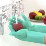 Večnamenske silikonske rokavice s ščetinami InnovaGoods