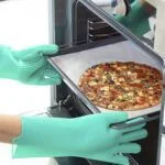Večnamenske silikonske rokavice s ščetinami InnovaGoods