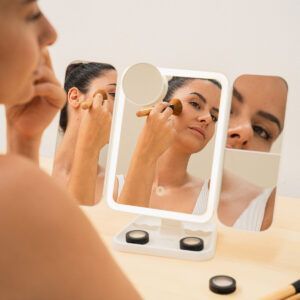Polnilno Tridelno Ličilno Ogledalo z Povečavo in LED Svetlobo Miled InnovaGoods